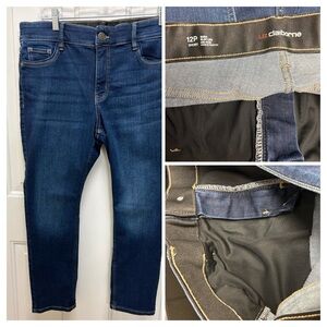 Liz Claiborne “Sara” Blue Slim Fit Petite Jeans